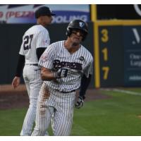 Max Burt of the Somerset Patriots on the run