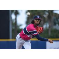 Pensacola Blue Wahoos pitcher Eury Pérez delivers