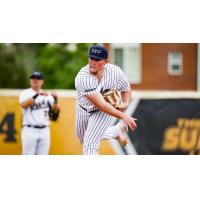 Northern Colorado Owlz deliver a pitch