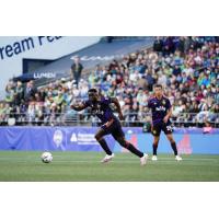 Seattle Sounders FC defender Yeimar eyes the ball