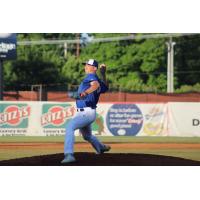 Evansville Otters pitcher Justin Watland