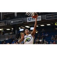 Niagara River Lions' Kassius Robertson scores