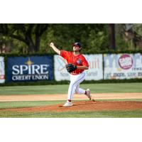 Joe Battaglia of the St. Cloud Rox on the mound