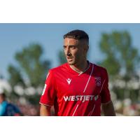 Cavalry FC full-back Roberto Alarcon