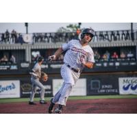 Mankato MoonDogs on the basepaths