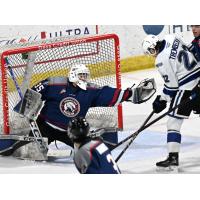 Wenatchee Wild's Brendan Gee and Victoria Royals' Teydon Trembecky on game night